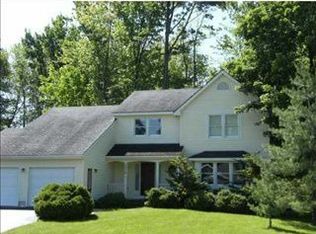 5056 Roseanne Dr, Liverpool, NY 13088