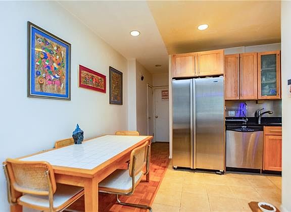 4th image of 3850 Hudson Manor Ter APT 1EE