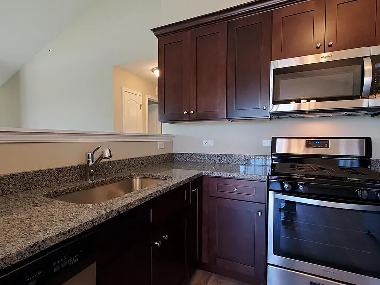 Timber Pointe Apartments — Photo 2