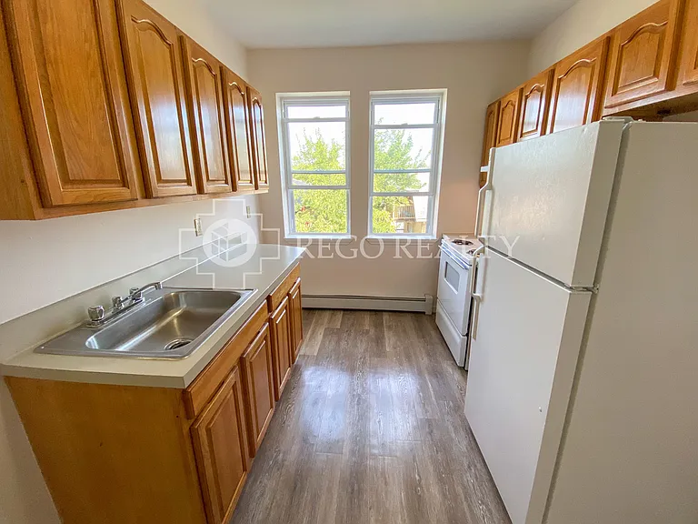 162 Ward St #303 — Photo 5
