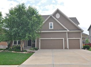 22107 W 58th St, Shawnee, KS 66226