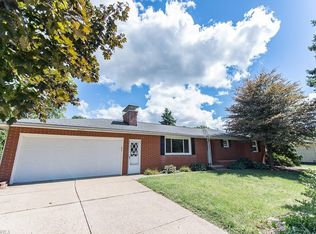 2120 Ridgecrest Dr NW, Massillon, OH 44646