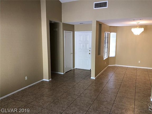 3rd image of 4767 Norfolk Ct