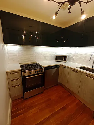 Rented by City Vista Inc | media 28