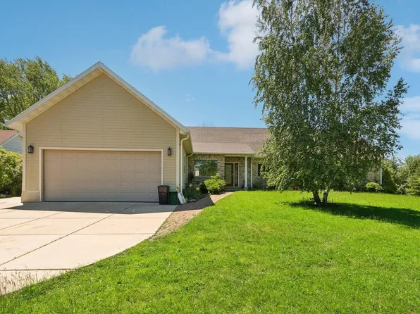 8209 N Port Washington ROAD, Fox Point, WI 53217