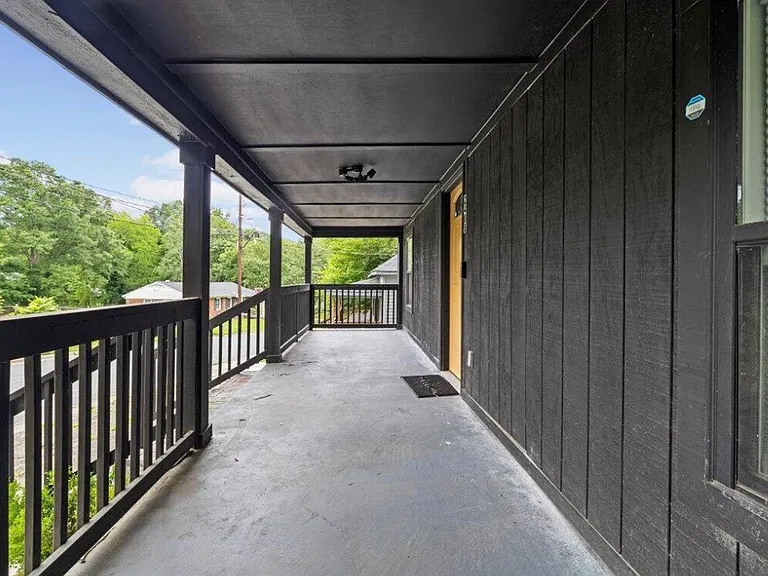 2408 Owen St — Photo 17