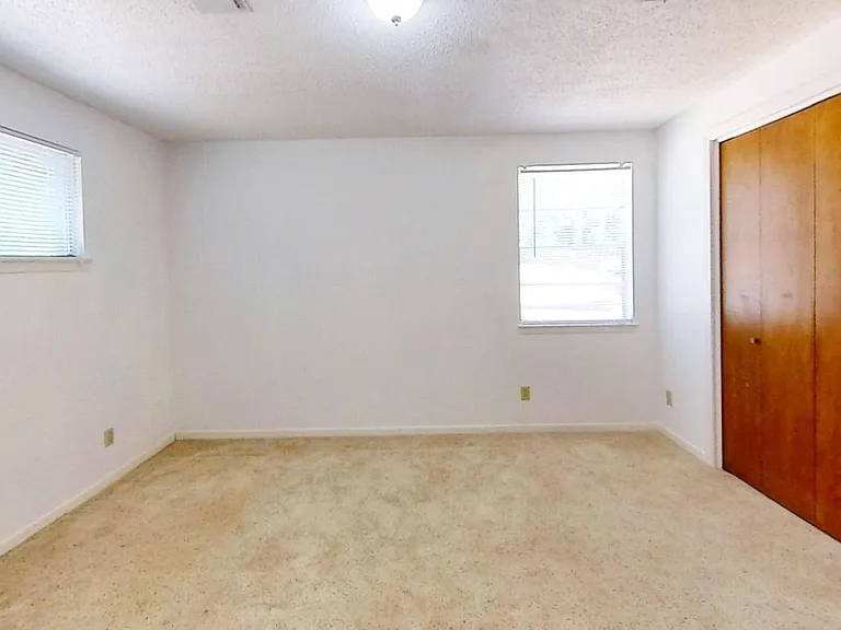 108 Mill Creek Dr — Photo 14