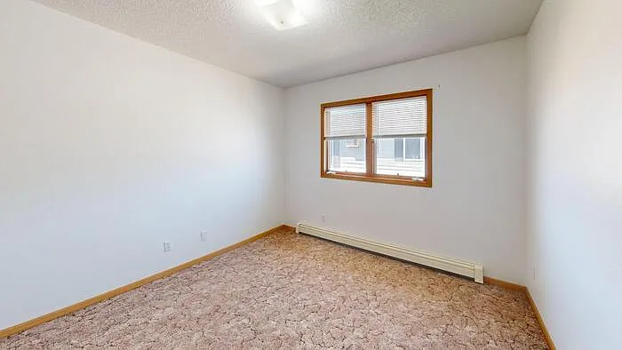 300 1st St NE #1 — Photo 6