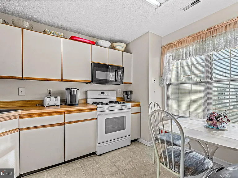 656 Covington Ct — Photo 18