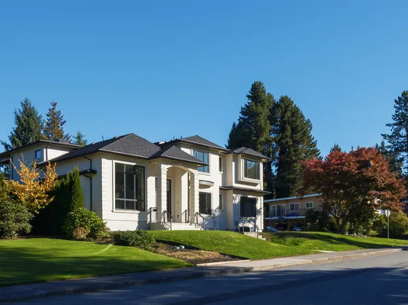 7129 Buffalo St, Burnaby, BC V5A 1Y8