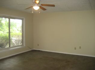 120 Oak Ridge Dr, Radcliff, KY 40160