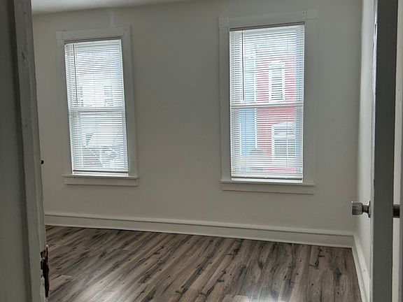 3rd image of 1029 Cotton St