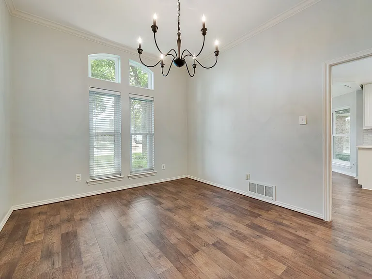 212 Steamboat Dr — Photo 8