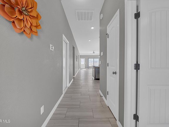 2nd image of 905 Betton Pl