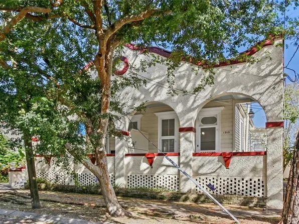 1215 Constantinople St, New Orleans, LA 70115