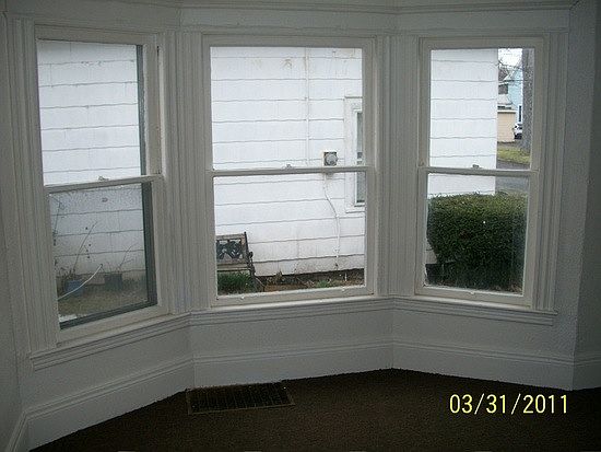 2nd image of 25 Cave St