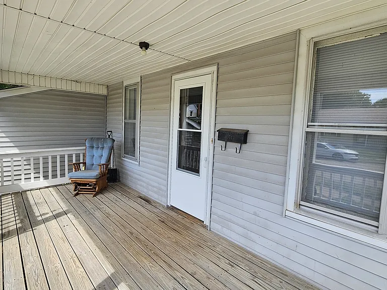 9 N Randolph St — Photo 13