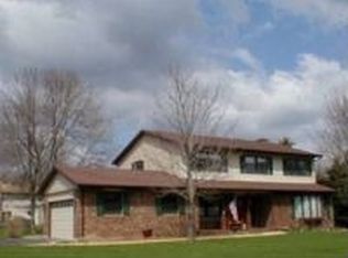 5018 Amy Dr, Crystal Lake, IL 60014