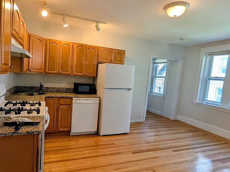 1622 Commonwealth Ave #27 — Photo 8