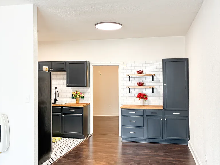 512 E Dewey Pl #6 — Photo 12