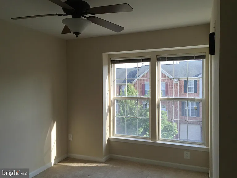 10421 Heathside Way — Photo 16