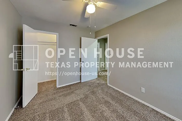 1005 Lake Bluff Dr — Photo 13