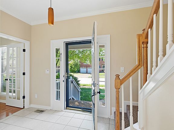 4th image of 447 Essex Park Cir