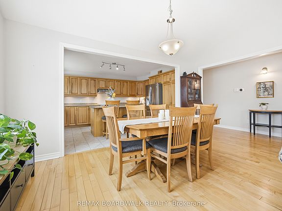 4th image of 1662 Richmond Rd