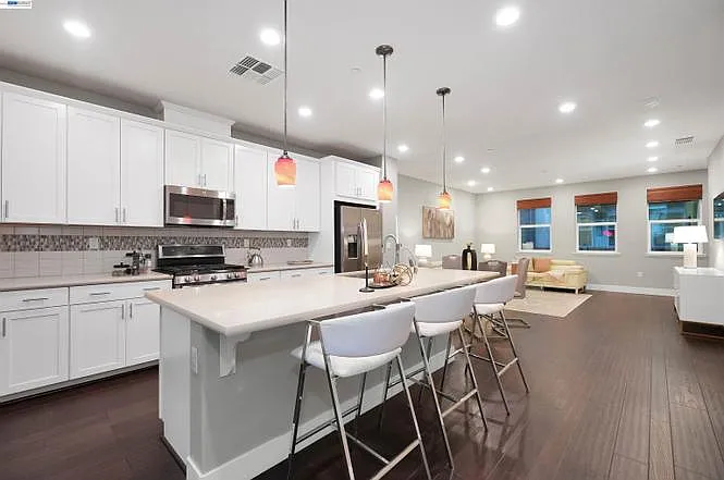 3132 Aran Way — Photo 3