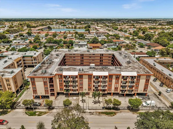 1075 W 68th Street #203, Hialeah, FL 33014