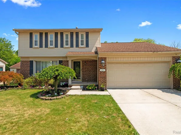 19104 Arlington Dr, Woodhaven, MI 48183