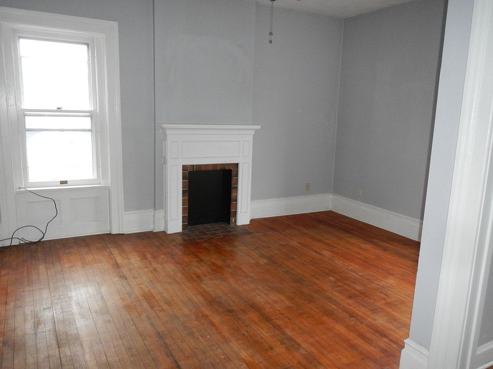 Livingroom fireplace