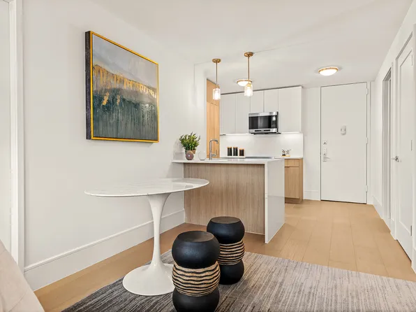 175 West 95th Street image 2 of 6