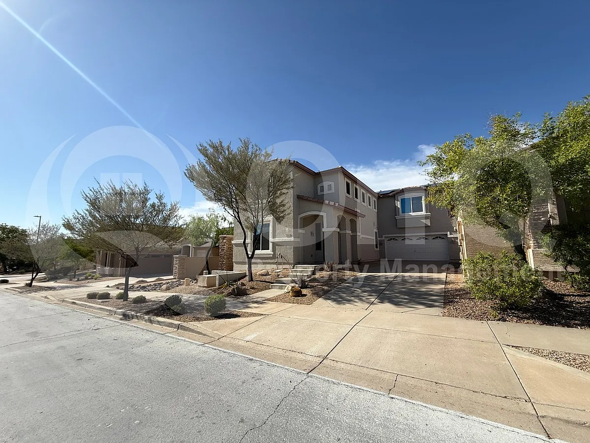 4 bed, 3.5 bath, 2483 sqft, $2,549 — Photo 2
