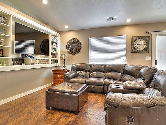 5th image of 9235 Sagewood Ct
