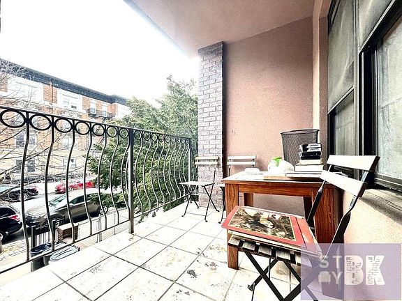 2nd image of 135 Herkimer St #2A
