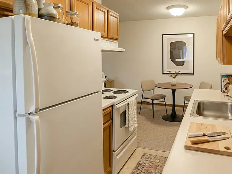 Experience Luxurious Living in the Heart of Kenwood, Baxter - Spacious Apartment — Photo 16