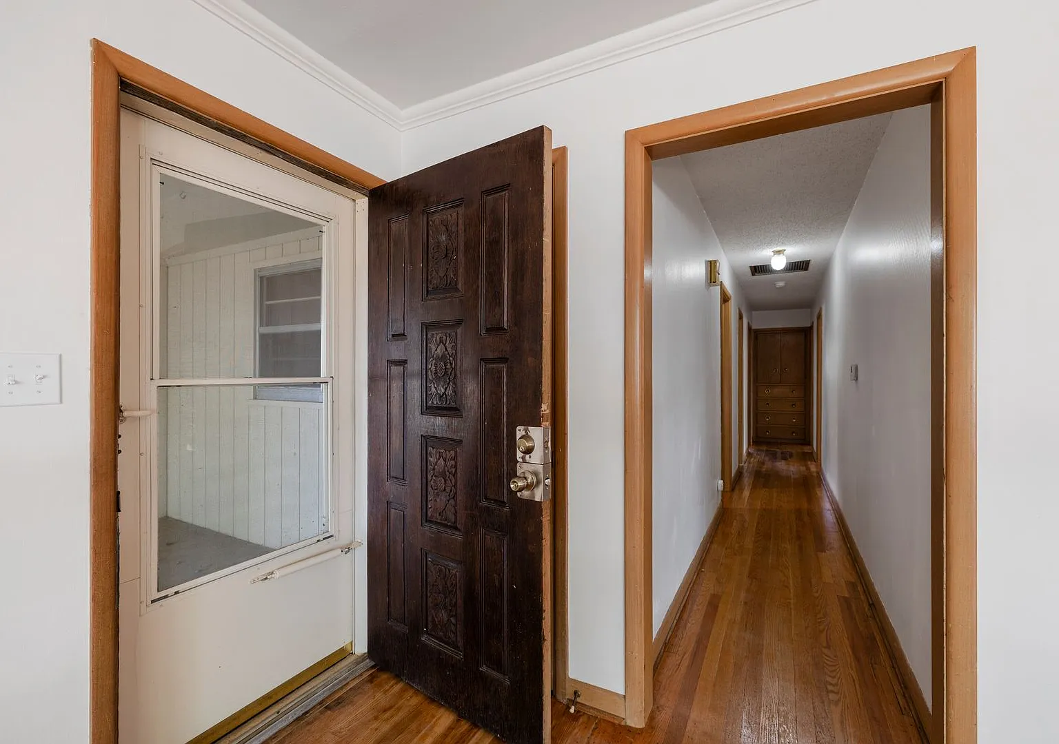 Beautiful Move in Ready House! — Photo 4