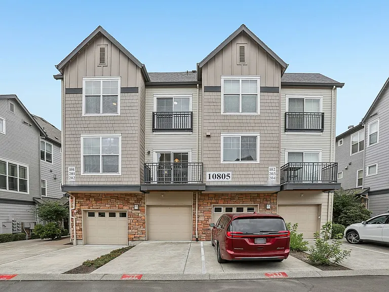10805 NE Red Wing Way #201 — Photo 32