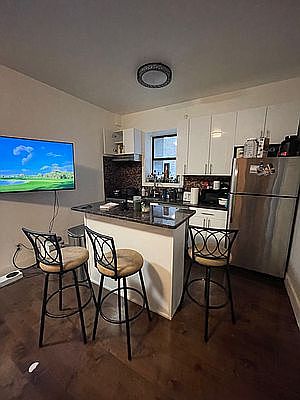 3rd image of 231 2nd Ave APT 9