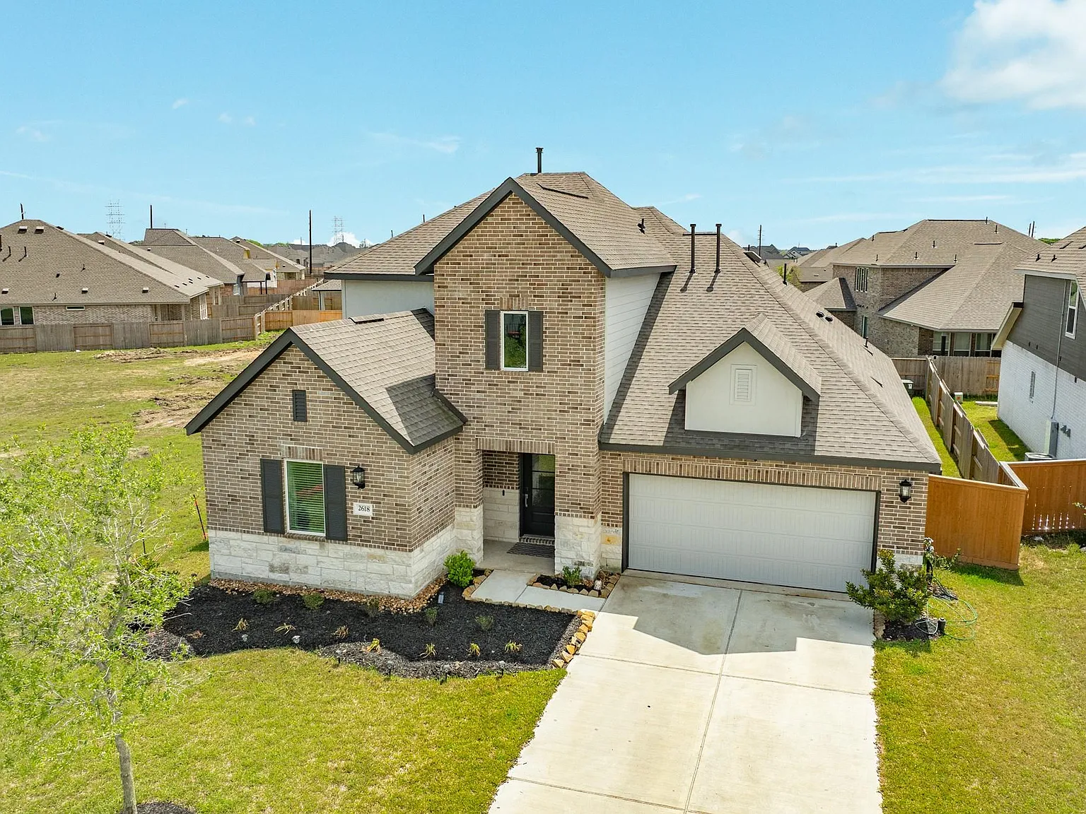 4 bed, 3.5 bath, 2694 sqft, $3,000 — Photo 3
