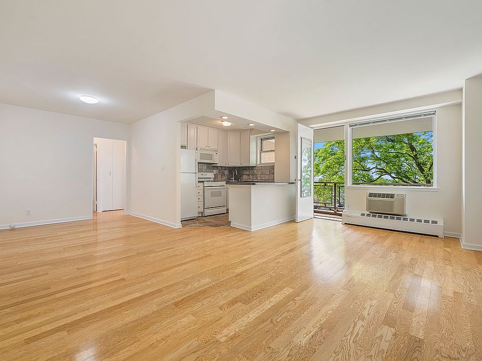 1st image of 5800 Arlington Ave APT 3D