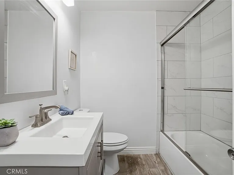 6139 Jamieson Ave — Photo 16