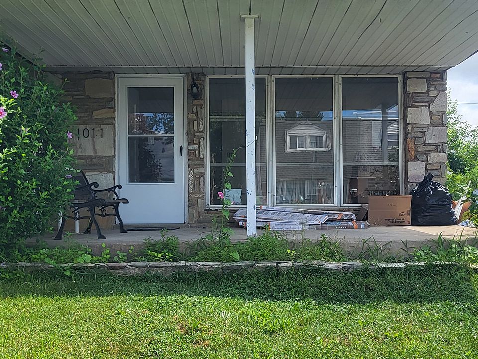 1st image of 1011 Foster St