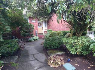 4147 Hillcrest Ave SW, Seattle, WA 98116