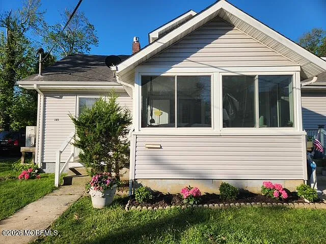 2 bed, 1.5 bath, 2100 sqft, $7,000 — Photo 1