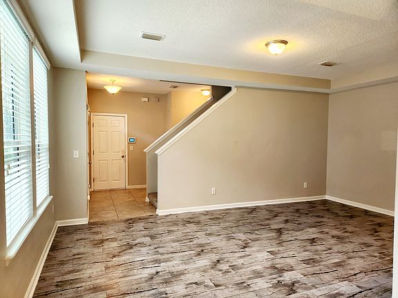 3rd image of 8627 Victoria Falls Dr #1