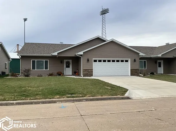 1731 Deer Run Dr, Burlington, IA 52601