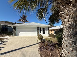 828 E 23rd Ave, New Smyrna Beach, FL 32169