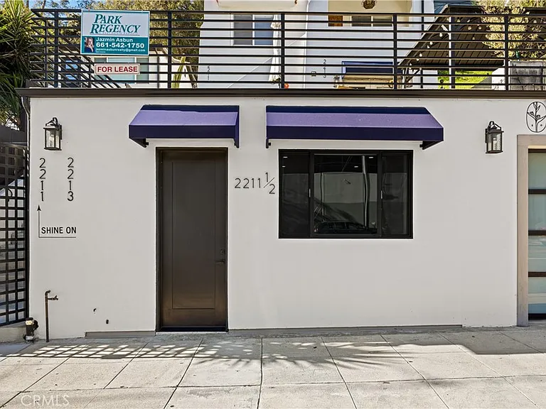2211 1/2 Hyperion Ave — Photo 1